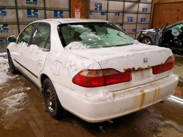 1HGCG5647WA263560 - 1998 HONDA ACCORD LX WHITE photo 3