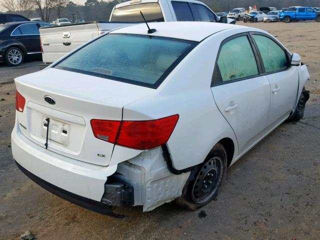 KNAFU4A20D5730504 - 2013 KIA FORTE EX WHITE photo 4