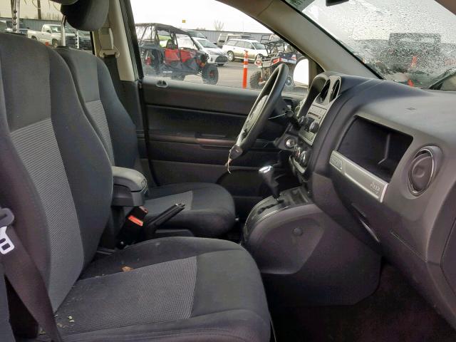 1C4NJDBB2ED531029 - 2014 JEEP COMPASS SP SILVER photo 5