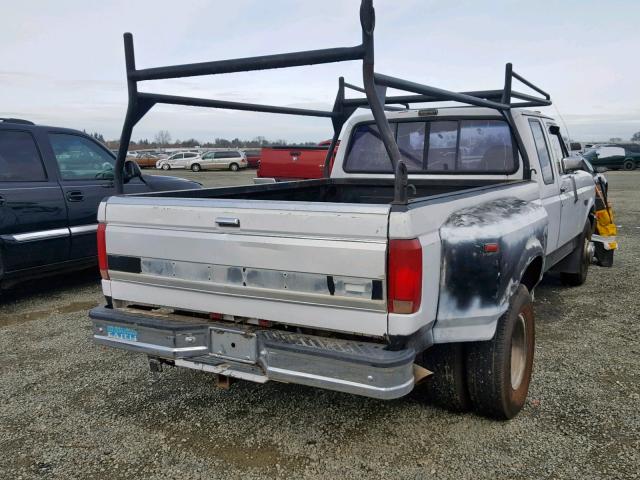 1FTJX35G6PKA17262 - 1993 FORD F350 WHITE photo 4