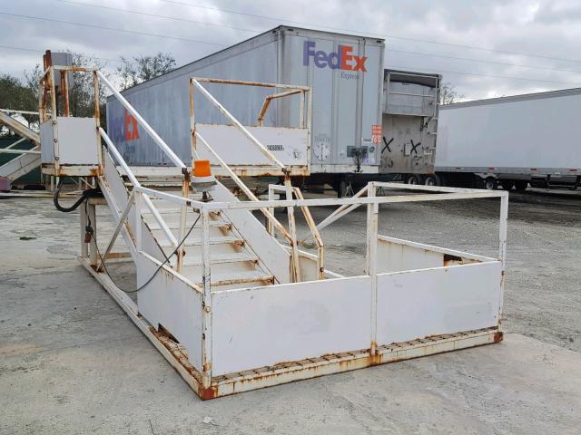 00000000000000180 - 2007 EQUI LIFT WHITE photo 1