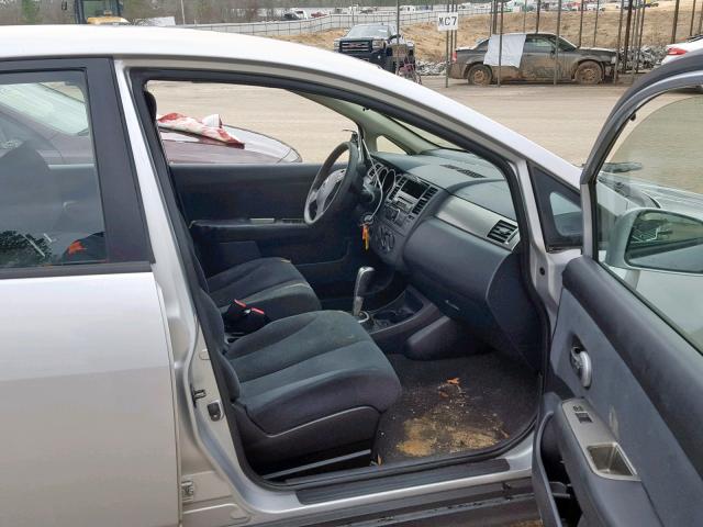 3N1BC1CP2AL364247 - 2010 NISSAN VERSA S SILVER photo 5