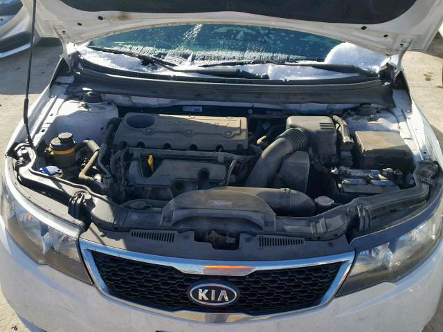 KNAFU4A24C5620117 - 2012 KIA FORTE EX WHITE photo 7