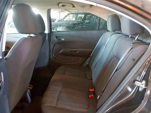 1G1JC5SH7F4122716 - 2015 CHEVROLET SONIC LT შავი ფოტო 6