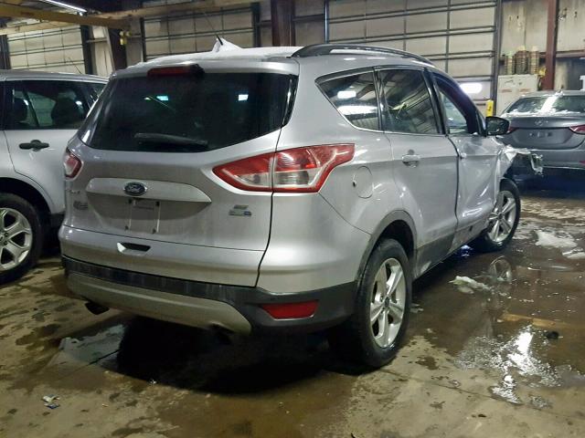 1FMCU9GX0FUA58647 - 2015 FORD ESCAPE SE SILVER photo 4