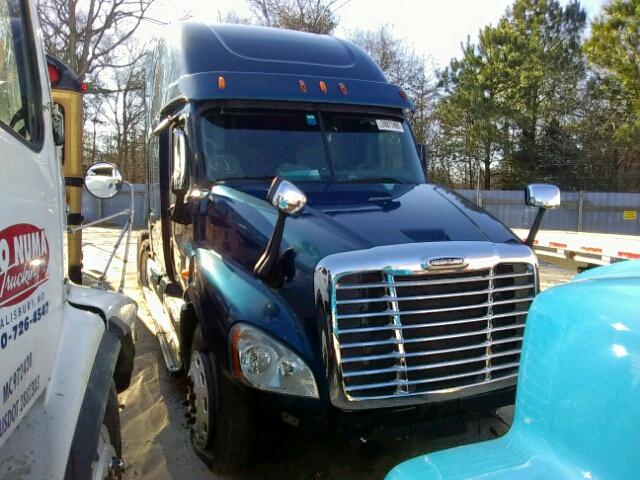 1FUJGLD62FLGB5065 - 2015 FREIGHTLINER CASCADIA 1 BLUE photo 1