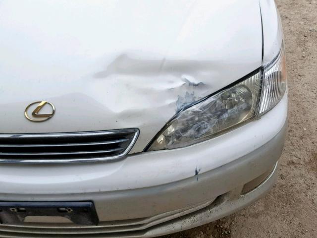 JT8BF28G110324983 - 2001 LEXUS ES 300 WHITE photo 9