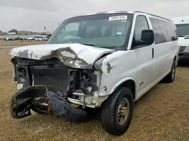 1GAHG39U761123456 - 2006 CHEVROLET EXPRESS G3 WHITE photo 2