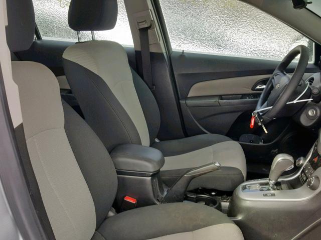 1G1ZH57B98F241433 - 2008 CHEVROLET MALIBU 1LT ვერცხლისფერი ფოტო 5