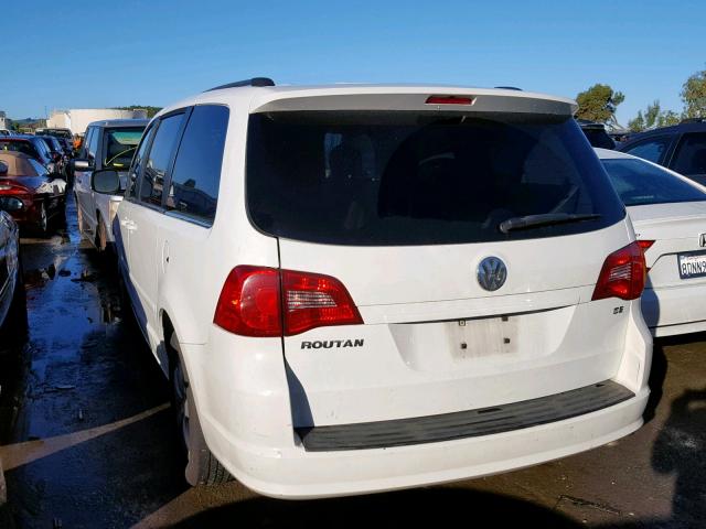 2V8HW34139R517810 - 2009 VOLKSWAGEN ROUTAN SE WHITE photo 3