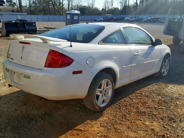 1G2AL18F987211182 - 2008 PONTIAC G5 WHITE photo 4