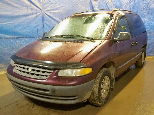 2C4GJ25GXYR717147 - 2000 CHRYSLER VOYAGER MAROON photo 2