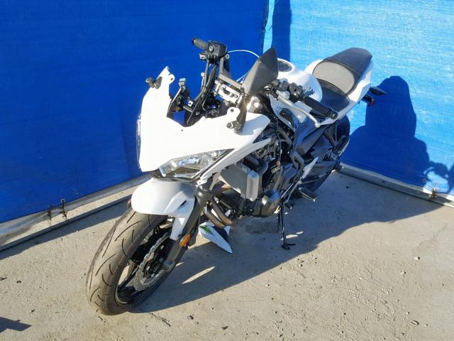 JKAEXEJ1XHDA00823 - 2017 KAWASAKI EX650 J WHITE photo 2