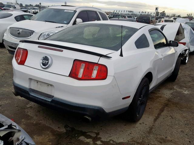 1ZVBP8CH0A5157887 - 2010 FORD MUSTANG GT WHITE photo 4