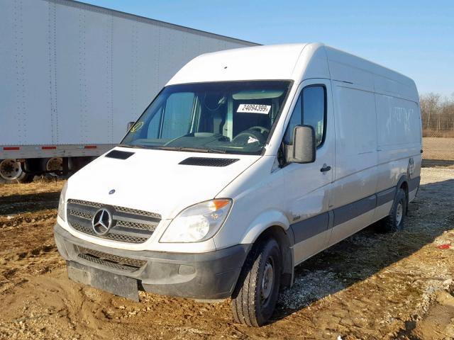 WD3PE8CB7C5677351 - 2012 MERCEDES-BENZ SPRINTER 2 WHITE photo 2