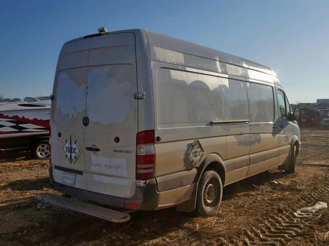 WD3PE8CB7C5677351 - 2012 MERCEDES-BENZ SPRINTER 2 WHITE photo 4