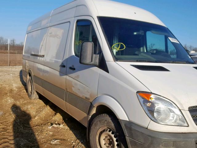 WD3PE8CB7C5677351 - 2012 MERCEDES-BENZ SPRINTER 2 WHITE photo 9