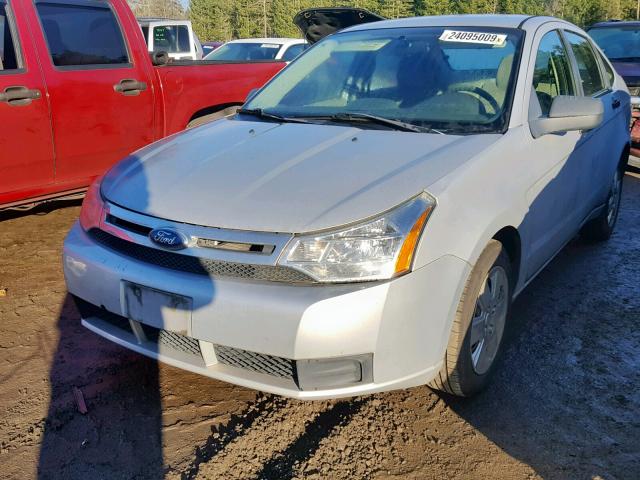 1FAHP34N38W286298 - 2008 FORD FOCUS S/SE SILVER photo 2