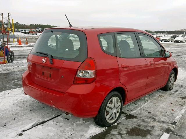 JHMGD38468S030131 - 2008 HONDA FIT RED photo 4