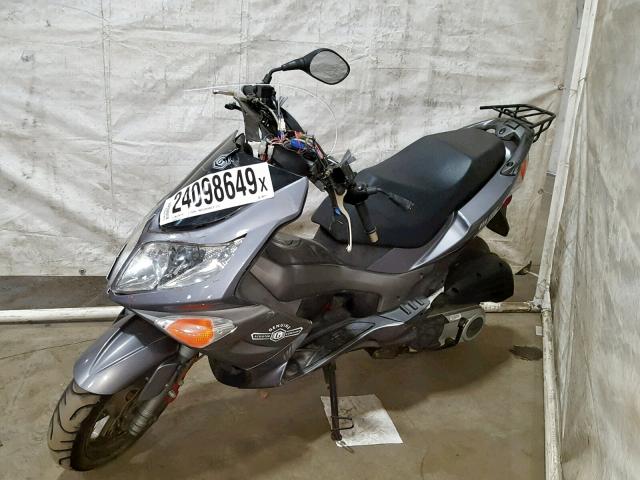 RFVM2C803D1000341 - 2013 GENUINE SCOOTER CO. BLUR SS220 CHARCOAL photo 2