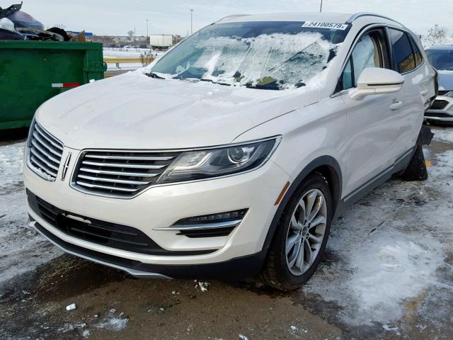 5LMCJ2C90HUL44876 - 2017 LINCOLN MKC SELECT WHITE photo 2