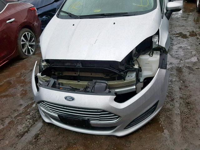 3FADP4EJXFM107980 - 2015 FORD FIESTA SE SILVER photo 9