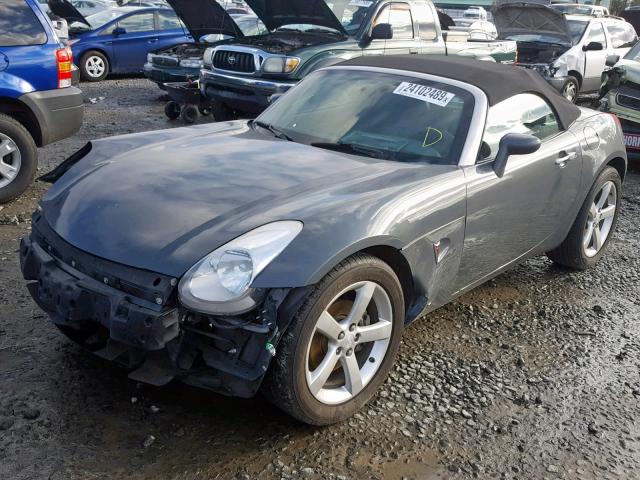 1G2MC35B78Y124580 - 2008 PONTIAC SOLSTICE GRAY photo 2