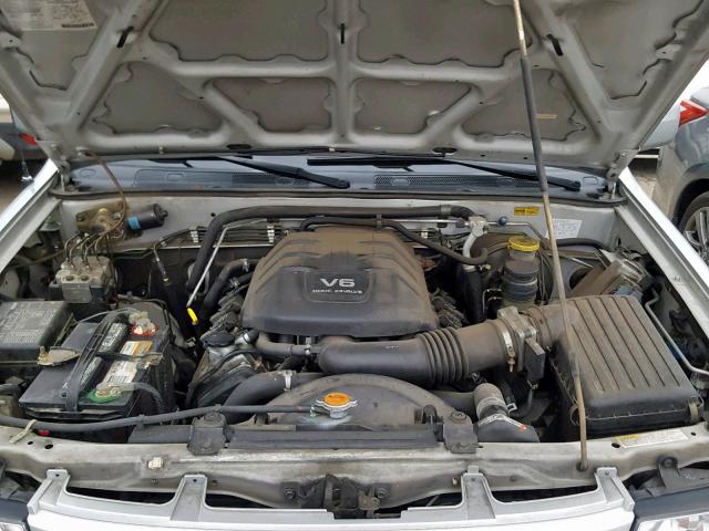 4S6CK58W024401222 - 2002 HONDA PASSPORT E 银色 照片 7