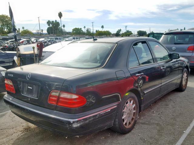 WDBJF65J0YB021856 - 2000 MERCEDES-BENZ E 320 BLACK photo 4