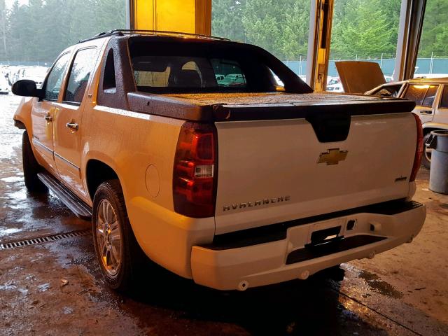 3GNVKGE27AG290924 - 2010 CHEVROLET AVALANCHE WHITE photo 3