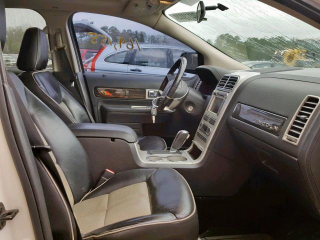 2LMDU88C68BJ07079 - 2008 LINCOLN MKX CREAM photo 5