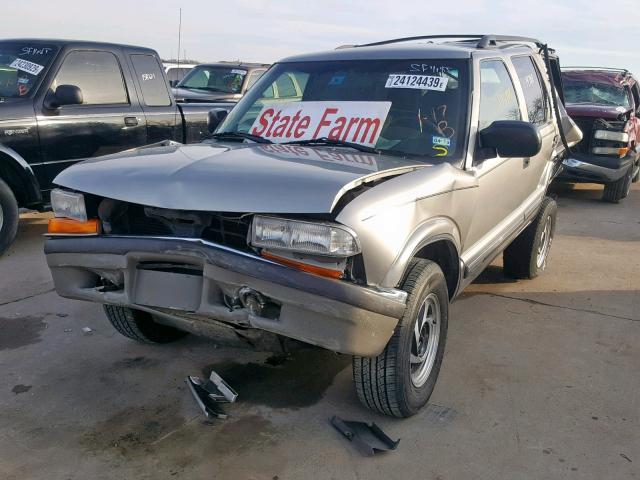 1GNDT13W512100803 - 2001 CHEVROLET BLAZER TAN photo 2