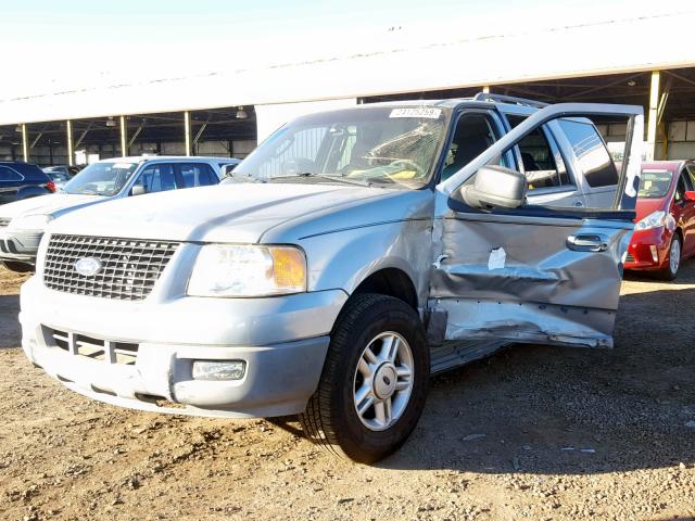 1FMFU15526LA44559 - 2006 FORD EXPEDITION GRAY photo 2