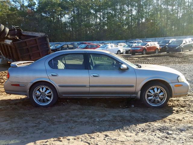 JN1CA31D01T833975 - 2001 NISSAN MAXIMA GXE SILVER photo 9