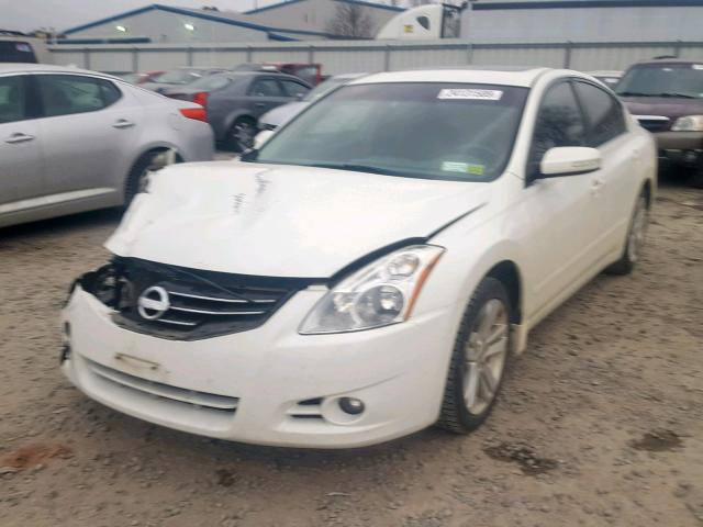 1N4BL2AP4AN539299 - 2010 NISSAN ALTIMA SR WHITE photo 2