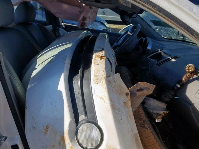 1N4BA41E64C847719 - 2004 NISSAN MAXIMA SE WHITE photo 5