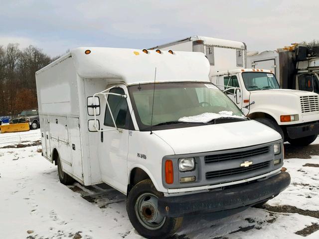 1GBJG31R211206578 - 2001 CHEVROLET EXPRESS CU WHITE photo 1