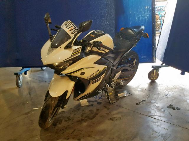 MH3RH15Y1HK002328 - 2017 YAMAHA YZFR3 A WHITE photo 2