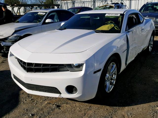 2G1FA1E35D9240326 - 2013 CHEVROLET CAMARO LS WHITE photo 2