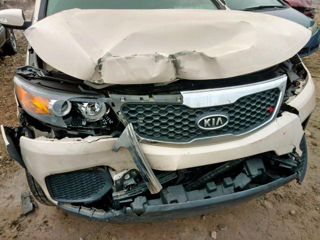 5XYKT4A29BG148796 - 2011 KIA SORENTO BA TAN photo 9