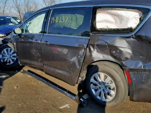2C4RC1AG0JR356939 - 2018 CHRYSLER PACIFICA L GRAY photo 9