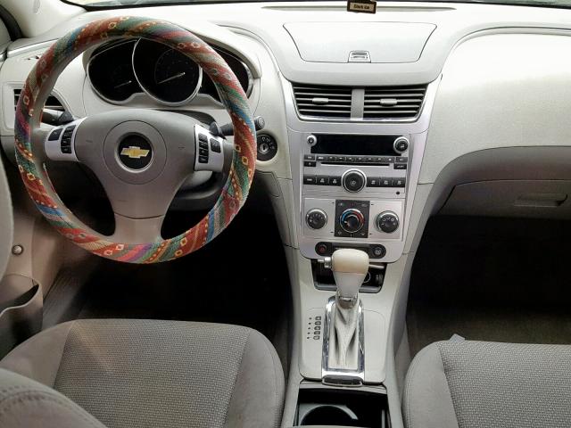 1G1ZC5EB9AF249801 - 2010 CHEVROLET MALIBU 1LT GRAY photo 9