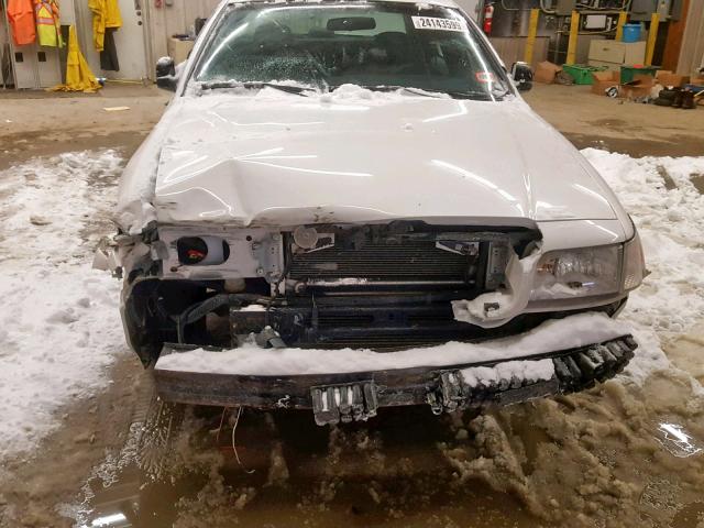 2FABP7BV6AX145395 - 2010 FORD CROWN VICT WHITE photo 9