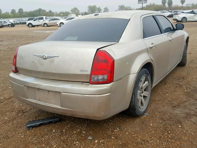 2C3KA43R27H645752 - 2007 CHRYSLER 300 GOLD photo 4