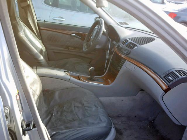 WDBUF65J03A132810 - 2003 MERCEDES-BENZ E 320 SILVER photo 5