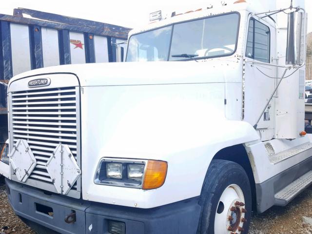 1FUYDMDB9YPF87095 - 2000 FREIGHTLINER CONVENTION WHITE photo 2