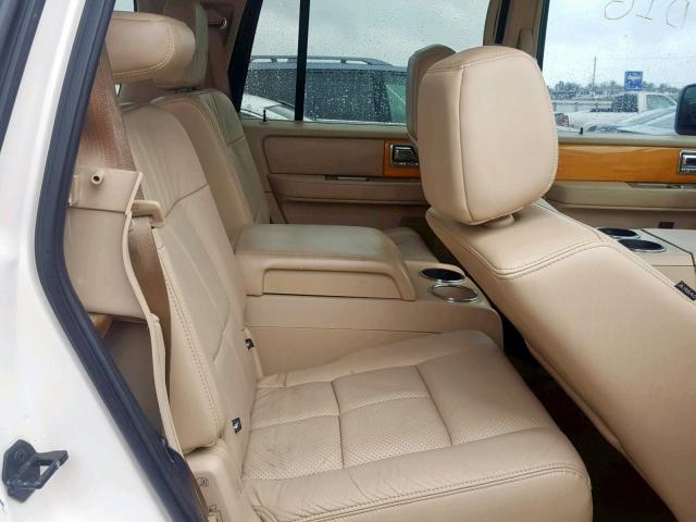 5LMFU27517LJ07071 - 2007 LINCOLN NAVIGATOR WHITE photo 6