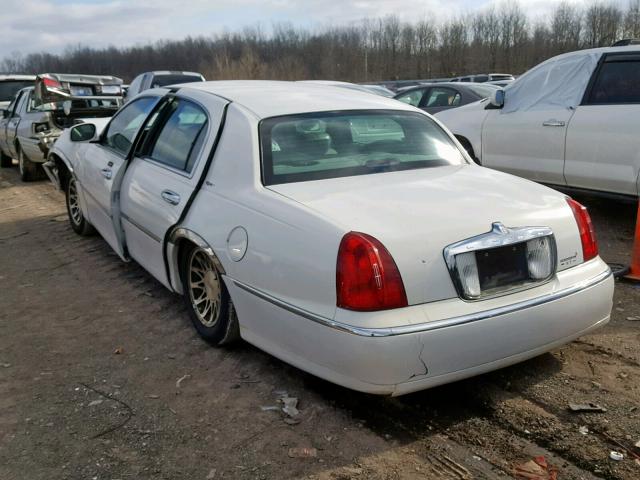 1LNHM82W21Y738923 - 2001 LINCOLN TOWN CAR S WHITE photo 3