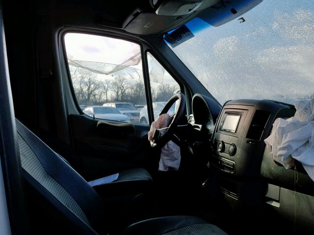 WDYPE845075164175 - 2007 FREIGHTLINER SPRINTER 2 WHITE photo 5