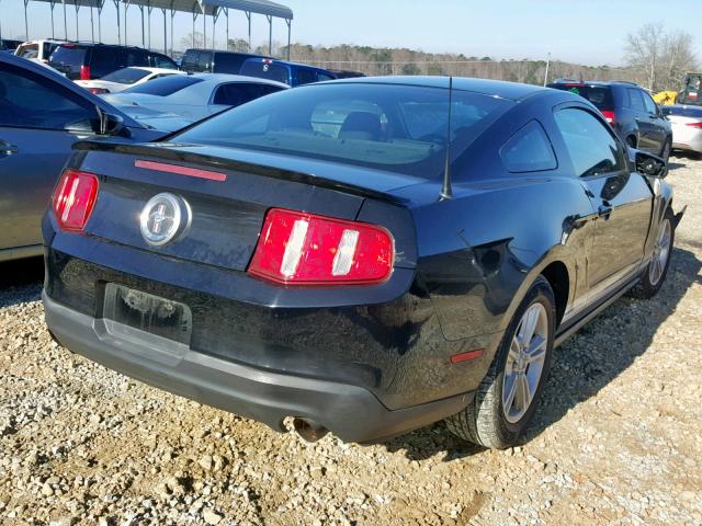 1ZVBP8AM9B5138515 - 2011 FORD MUSTANG BLACK photo 4